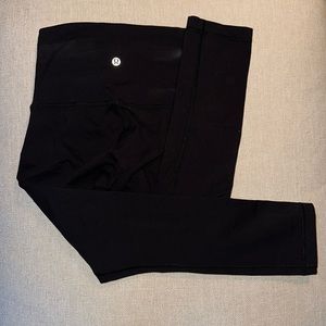 Lululemon Wunder Under cropped leggings